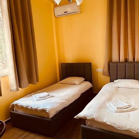 Auto Tana Guest House Tirana Extérieur photo
